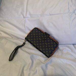 Wallet/ phone case